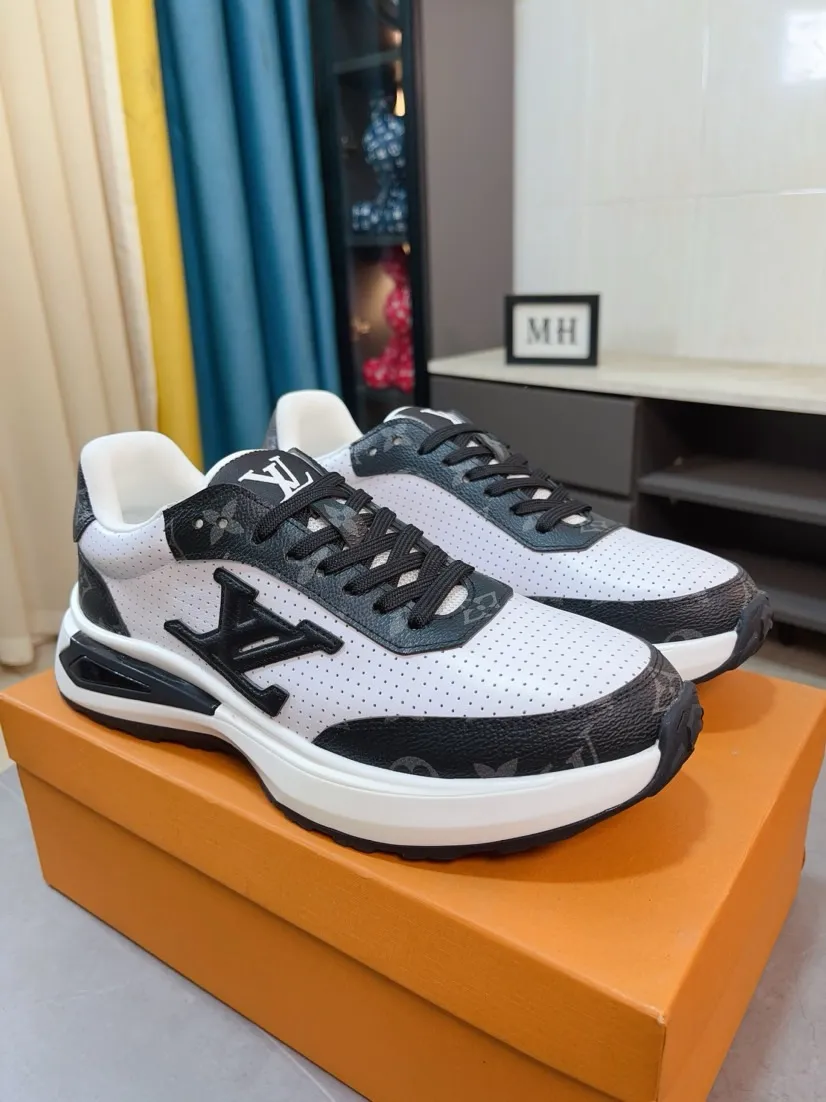 Men's shoes💰458🌸🌸【LV】Louis Vuitton🔍Top Purchasing Agency🇮🇹 Lu Street Fashion God's new sports shoes are coming and are on sale at the counter simultaneously. Original factory configuration, original cowhide fabric imported from Italy, high-quality embossed splicing complex process, sports fashionista, imported water-dyed sheepskin lining, sole: Wang Yuan factory specializes in original sole super comfortable, original factory follow-up goods 🔍🔍High quality, you can enter and leave the counter at will, welcome to compare and synchronize with the counter, code number 38-44, 45 customized